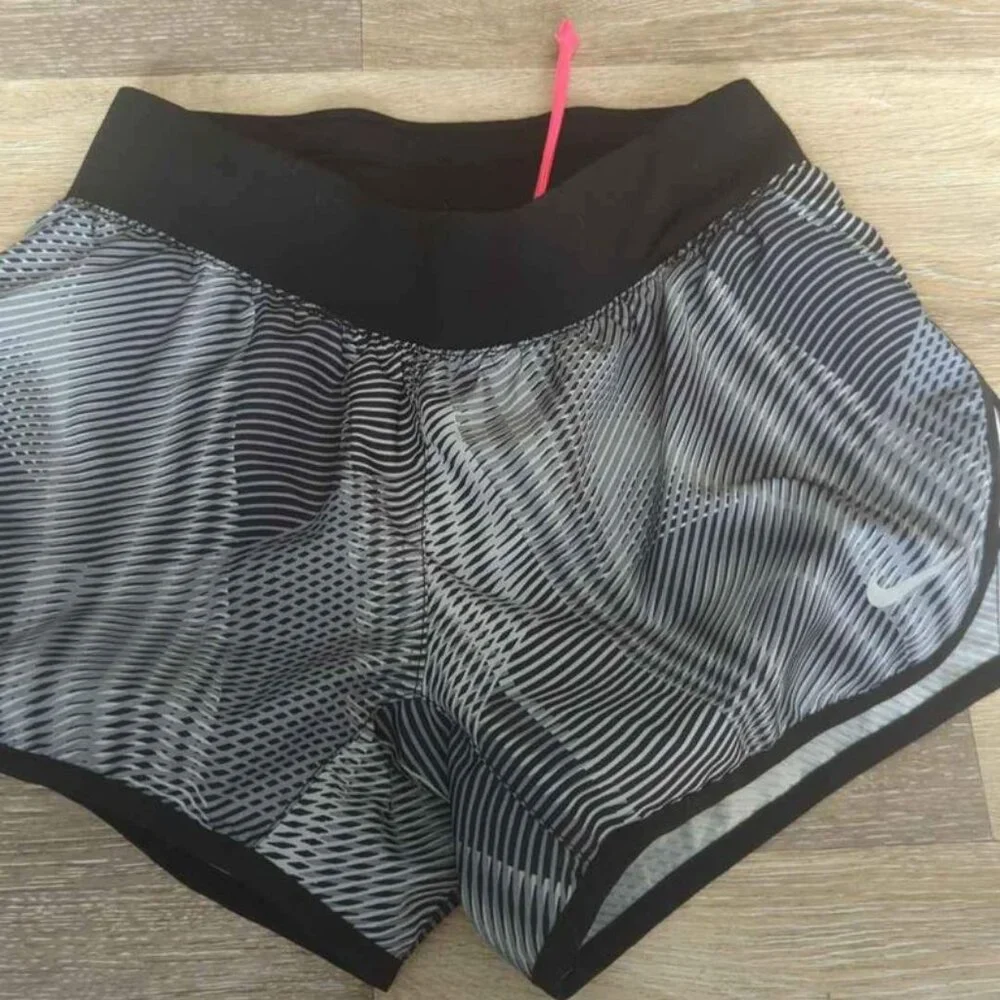 nike‎ dri fit youth medium girls shorts